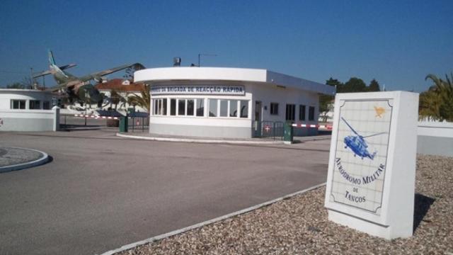 Entrada al aeródromo militar de Tancos.