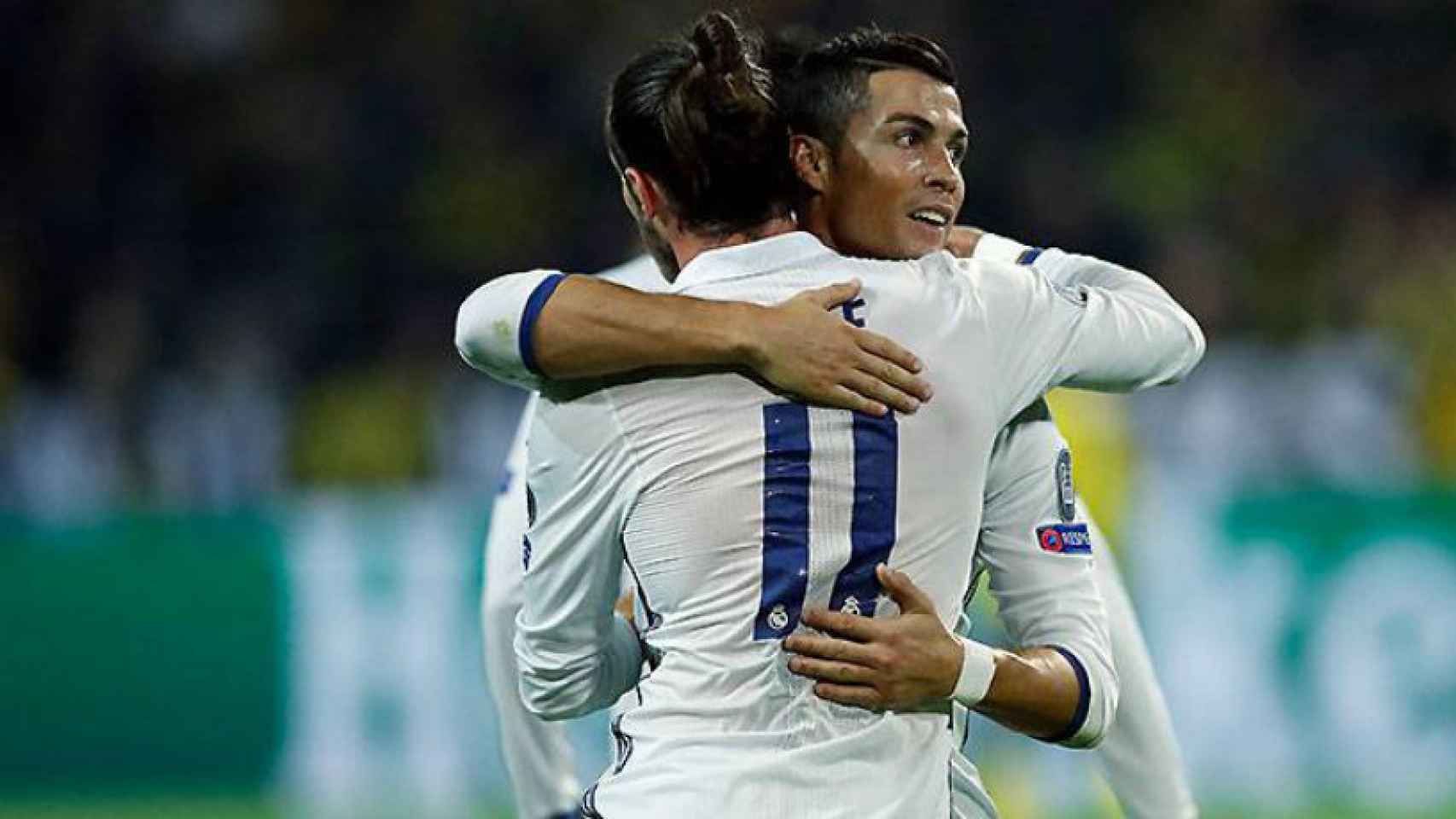 Cristiano y Bale se abrazan