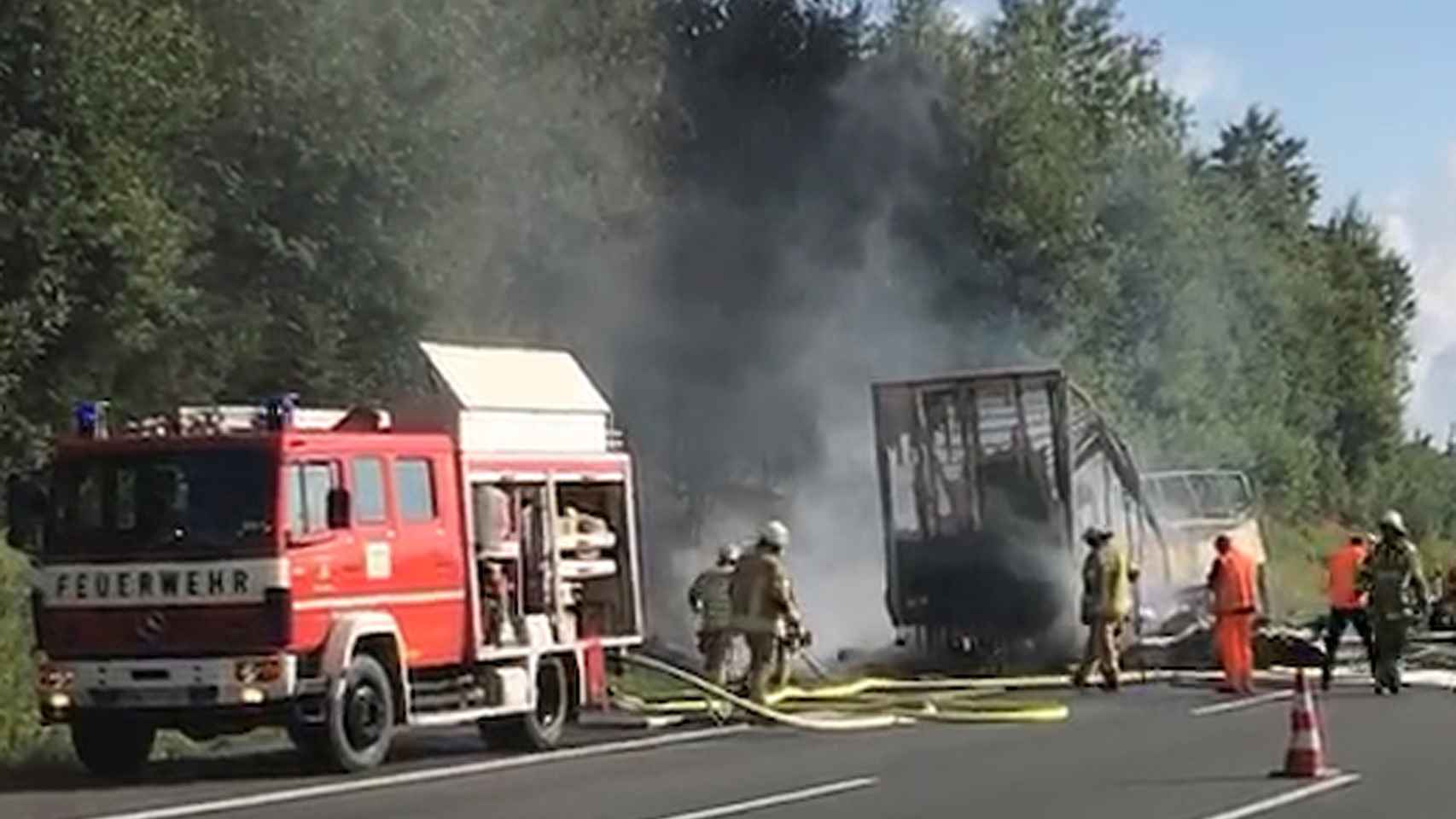 El accidente se produjo en la autopista A9, a la altura de Stammbach, en el estado federado de Baviera.