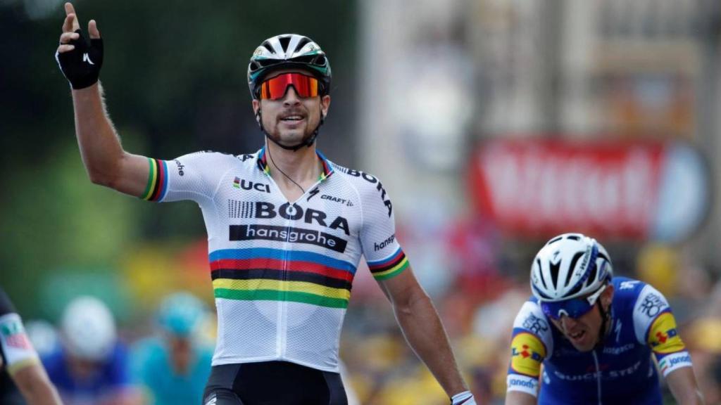 Peter Sagan gana al sprint la tercera etapa del Tour de Francia.