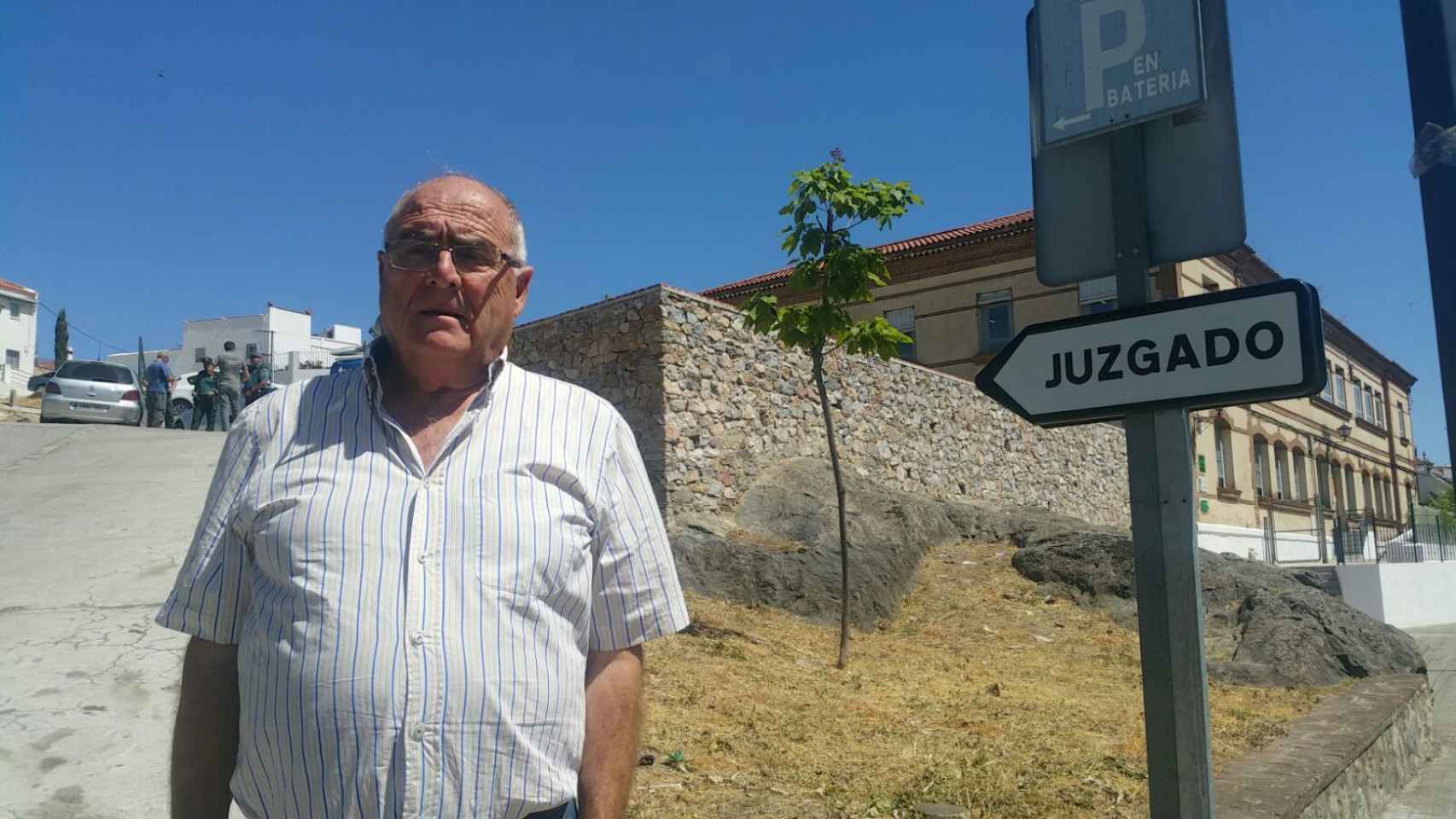 José Luis Vidal, a las puertas del juzgado de Cazalla de la Sierra.