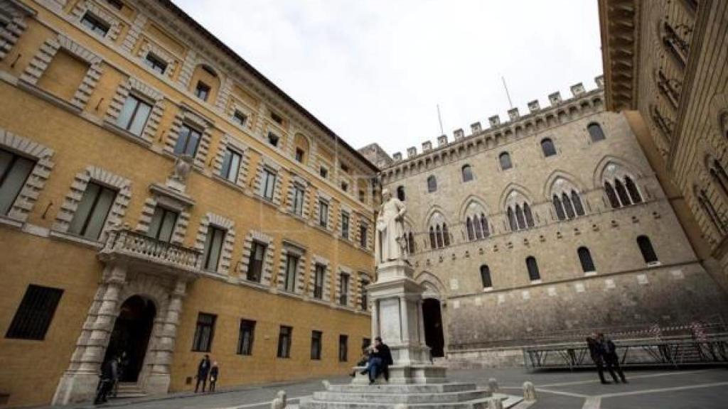 La entrada a la sede de Monte dei Paschi.