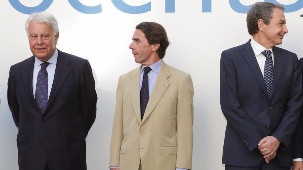 Santiago Bergareche, a la izquierda y Luis Enríqquez, en la derecha, durante un acto del grupo Vocento.