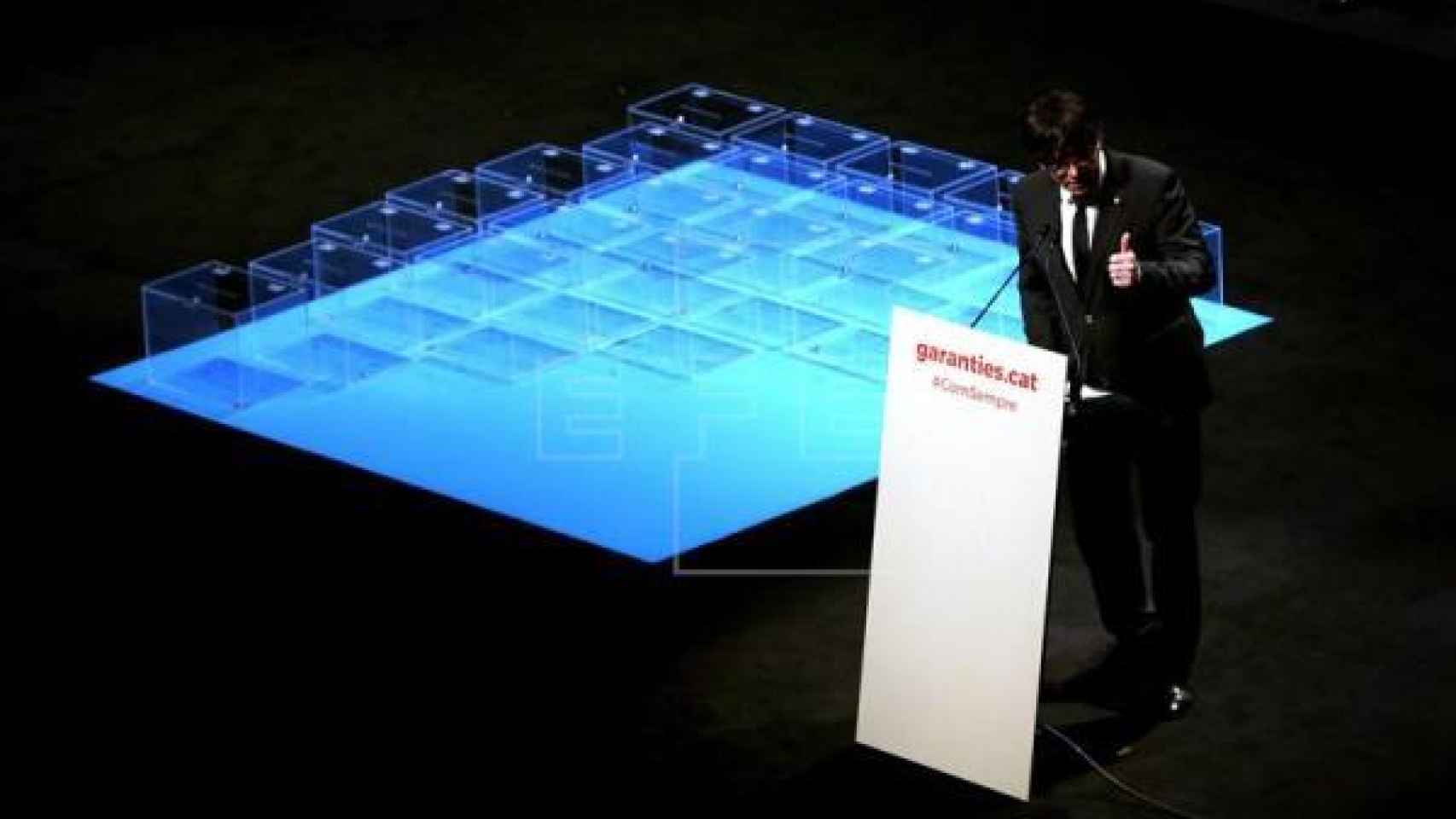 Puigdemont, en la presentación de la ley del referéndum en el Teatro Nacional, en Barcelona