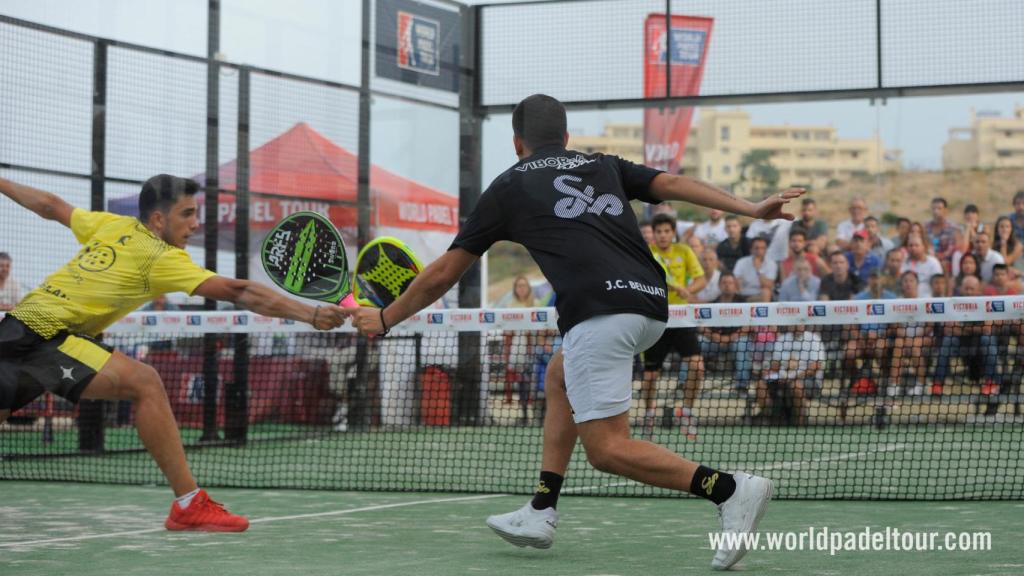 Galán y Belluati durante su partido.