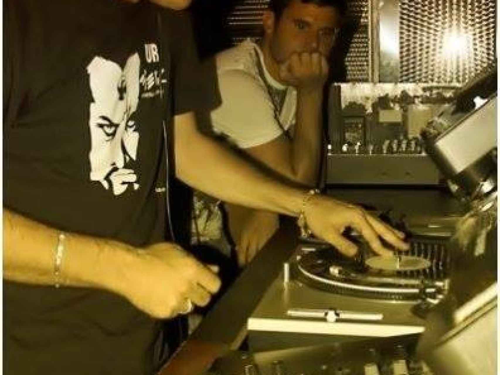 Javier Sánchez en una de sus sesiones como DJ.