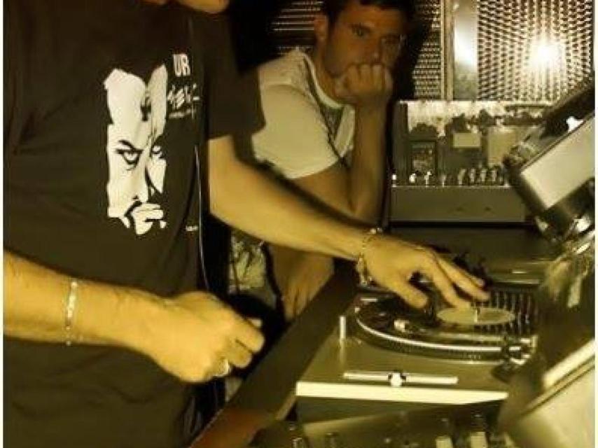 Javier Sánchez en una de sus sesiones como DJ.