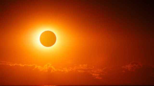 Imagen de un eclipse de sol.