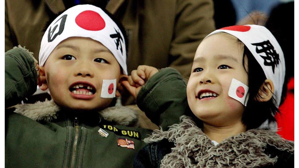 Los niños japoneses aprenden a escribir con caca.