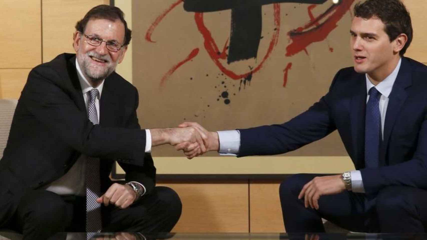 Rivera y Rajoy tras el acuerdo.