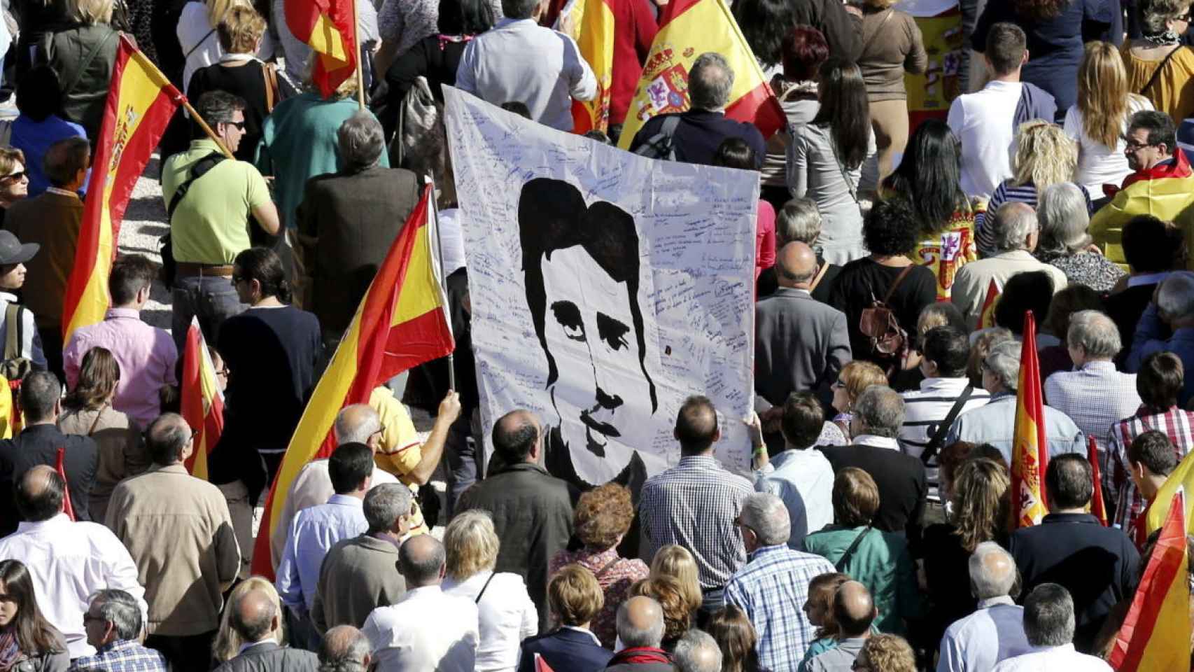 Manifestación en contra del asesinato de Miguel Ángel Blanco.