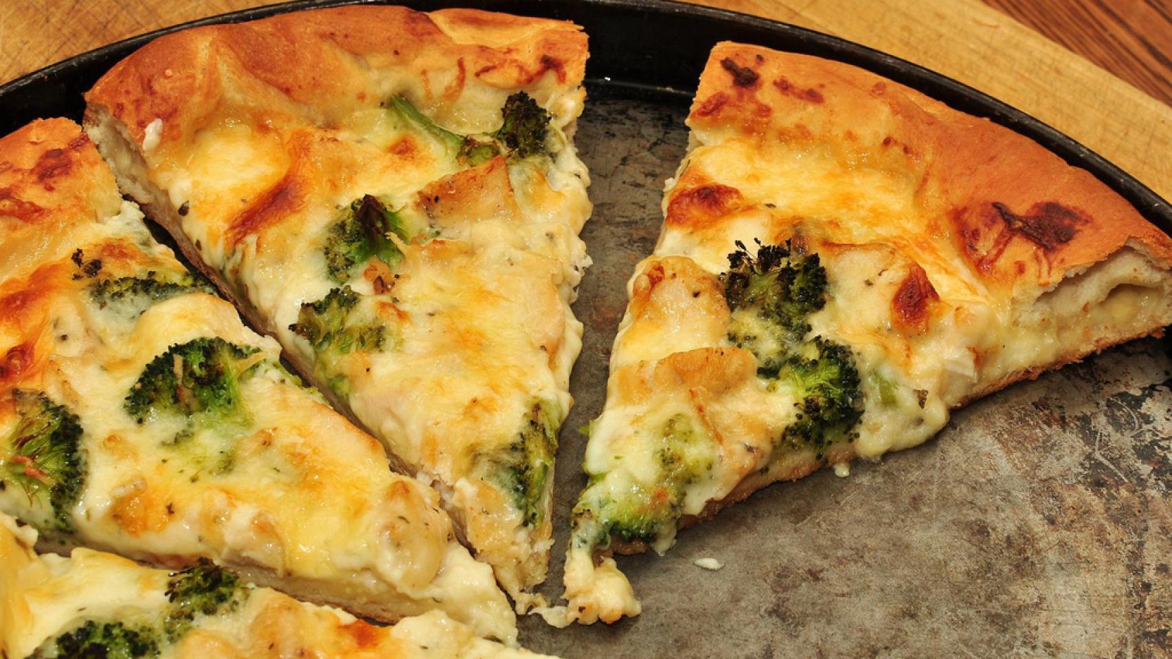 En EEUU,  los bordes de pizza que se dejó un sospechoso sirvieron para identificarlo.