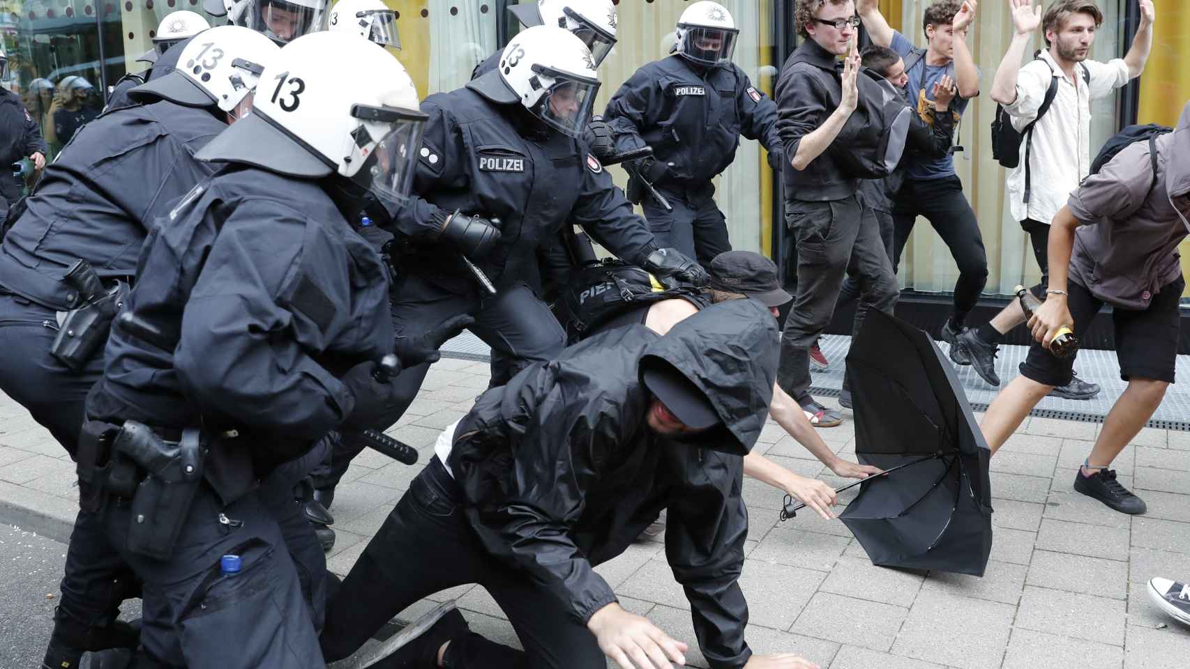 Imagen de las protestas ante la cumbre del G20 en Hamburgo.