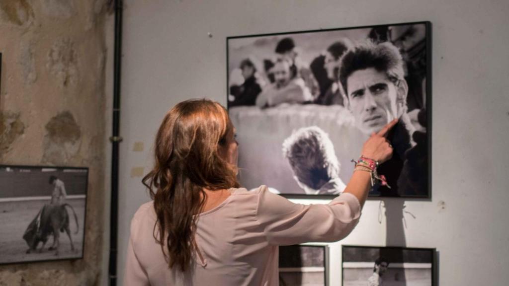 Raquel Sanz en la inauguración de la exposición Victor Barrio 'In Memoriam'.