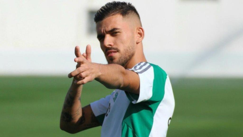 Ceballos, en un entranamiento con el Betis. Foto Twitter (@DaniCeballos46)