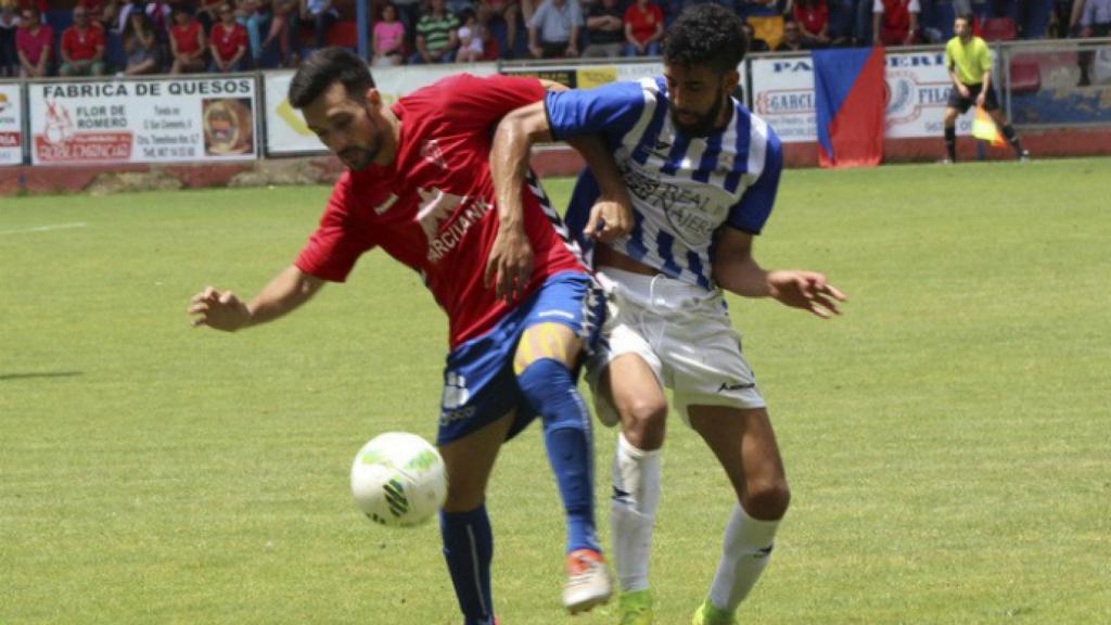 Pepe Delgado en el partido frente al Náxara. Foto: Pedran Lozano (CP Villarrobledo)