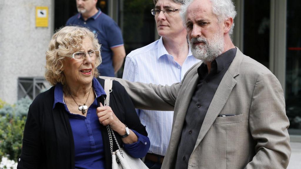 Carmena junto al coordinador general de la Alcaldía y la Primera Teniente de Alcalde