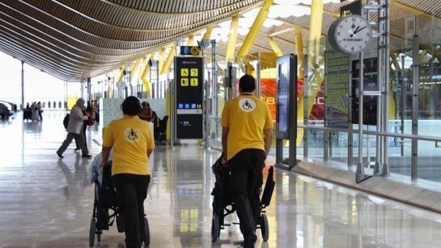 Imagen de un pasillo en el aeropuerto de Madrid.