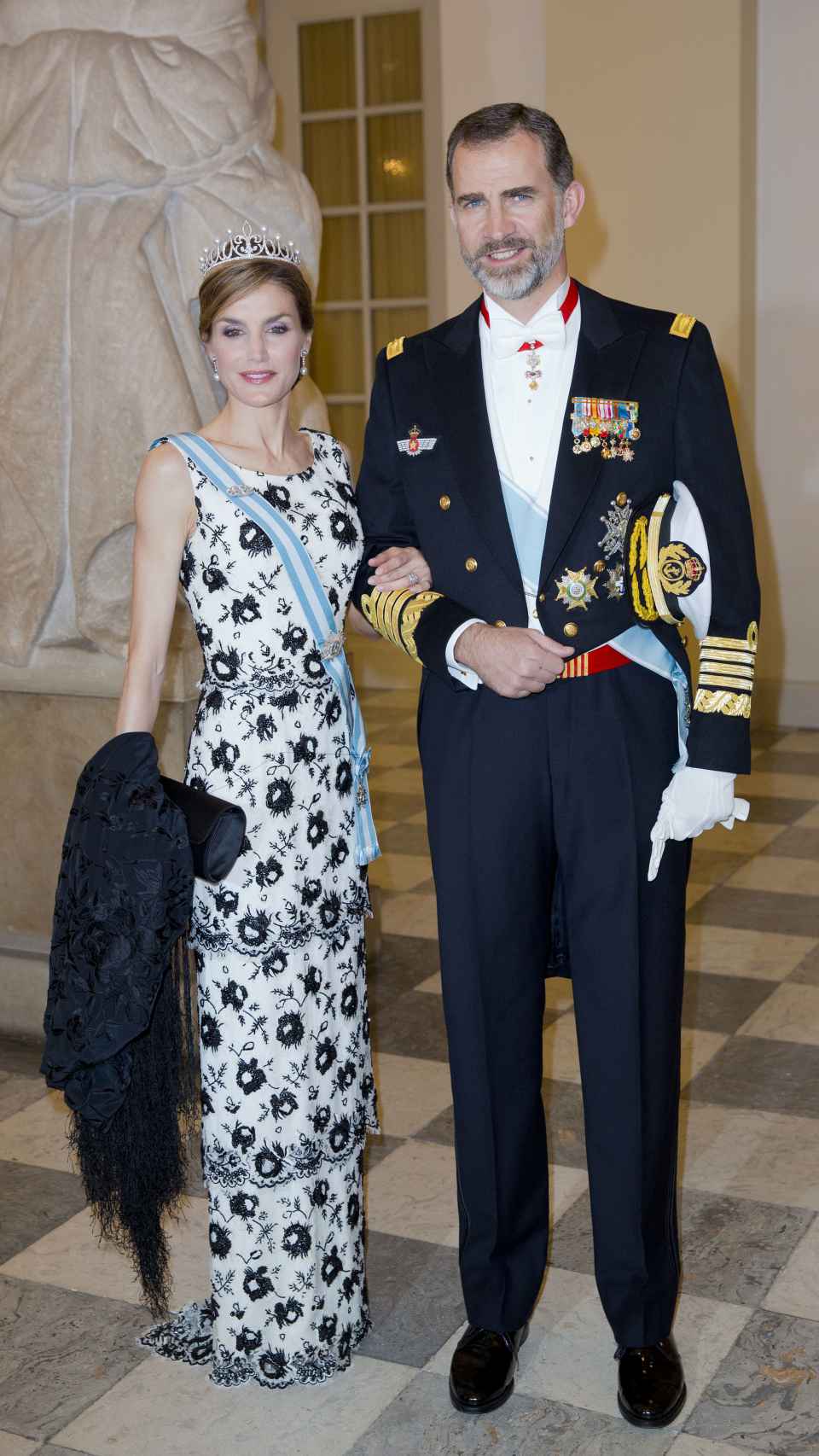 El rey Felipe VI y Letizia en el cumpleaños de Margarita de Dinamarca, 2015.