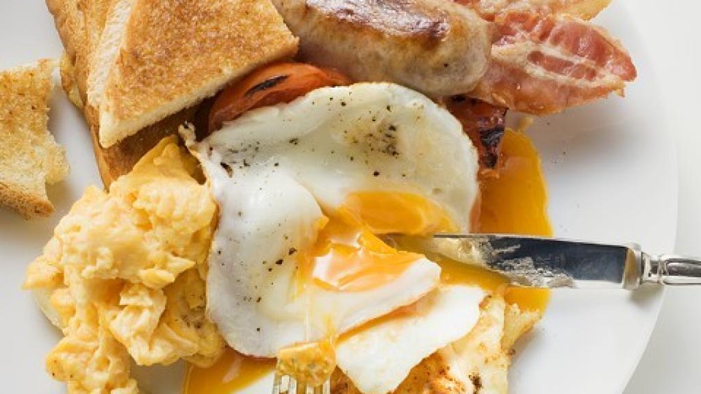 Un desayuno continental mezcla alimentos con buena y mala prensa de todos los tiempos.