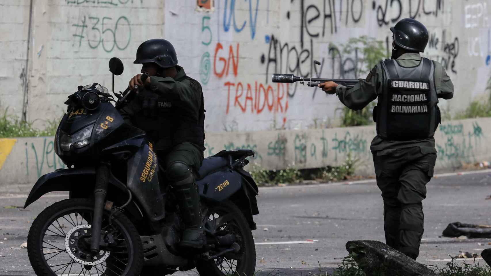 Miembros de la a Guardia Nacional Bolivariana (GNB).