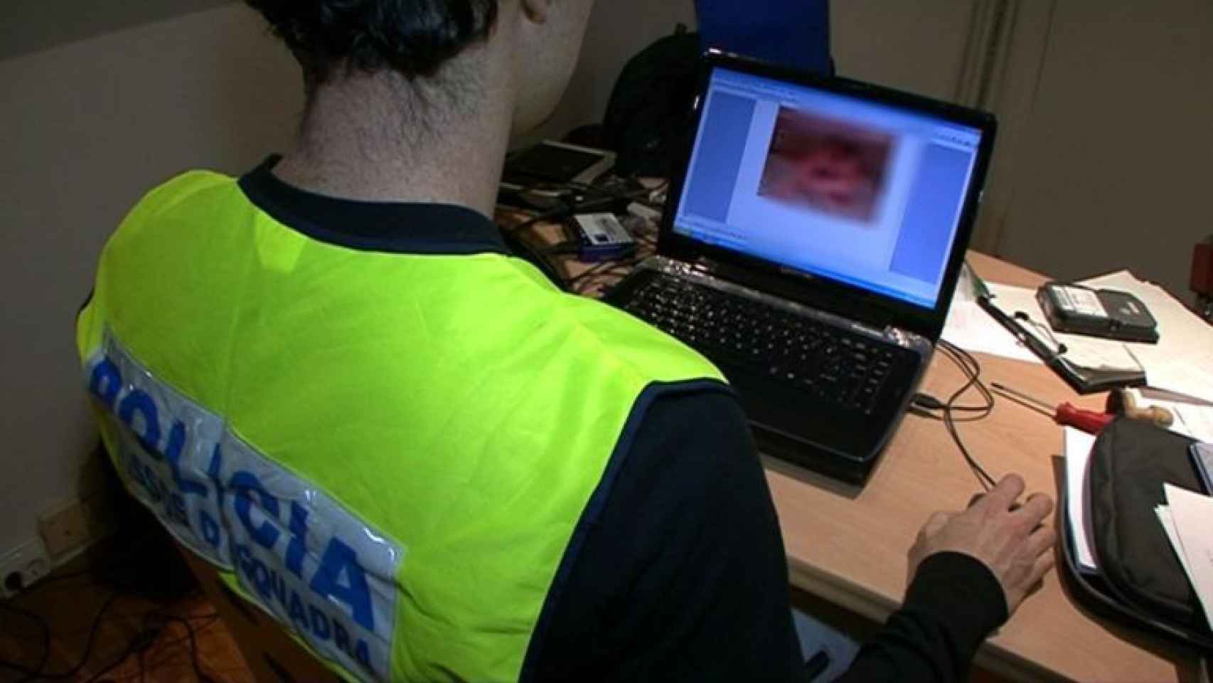 Imagen de archivo de una operación policial contra la distribución de pornografía infantil