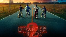 Fecha y póster de la segunda temporada de la esperada 'Stranger Things'