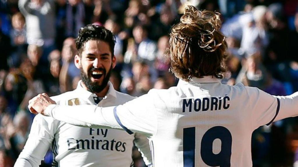 Modric e Isco celebran un gol