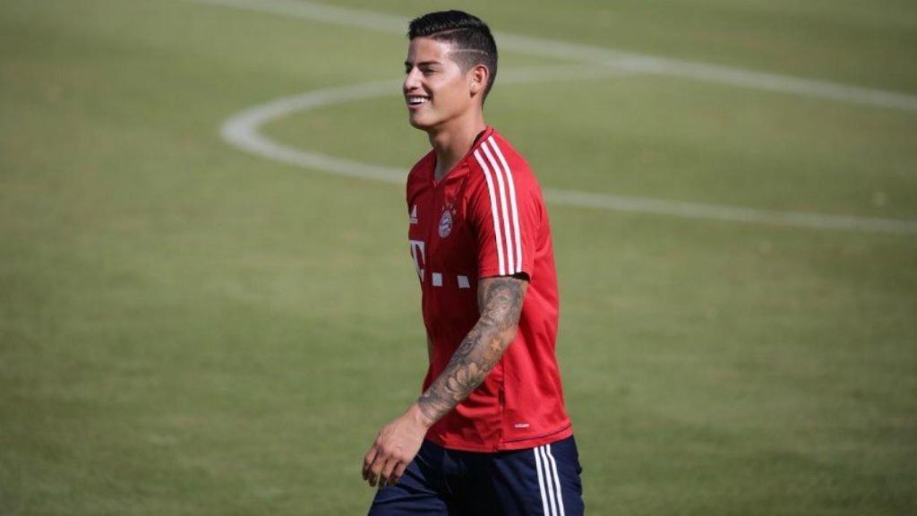 James entrena por primera vez con el Bayern. Foto fcbayern.com