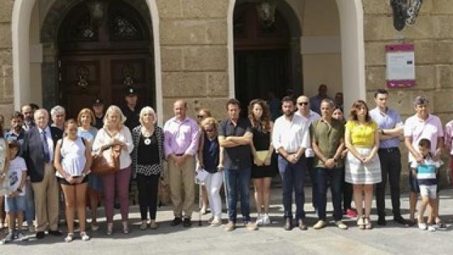 Minuto de silencio en el consistorio gaditano por Miguel Ángel Blanco.