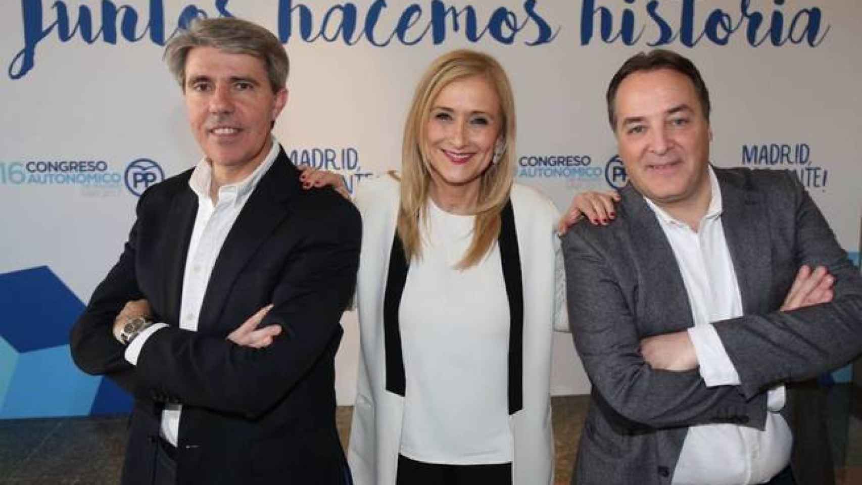 Jaime González Taboada (a la derecha) junto a Cristina Cifuentes y al consejero Angel Garrido.
