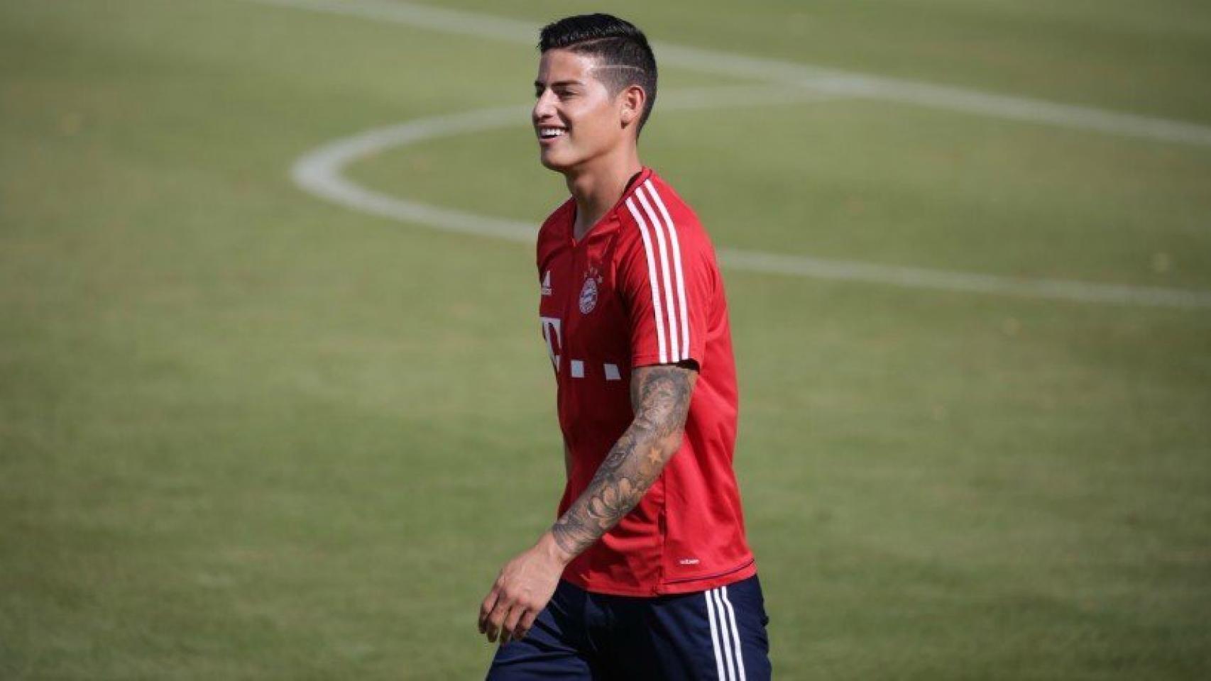 James entrena por primera vez con el Bayern. Foto fcbayern.com