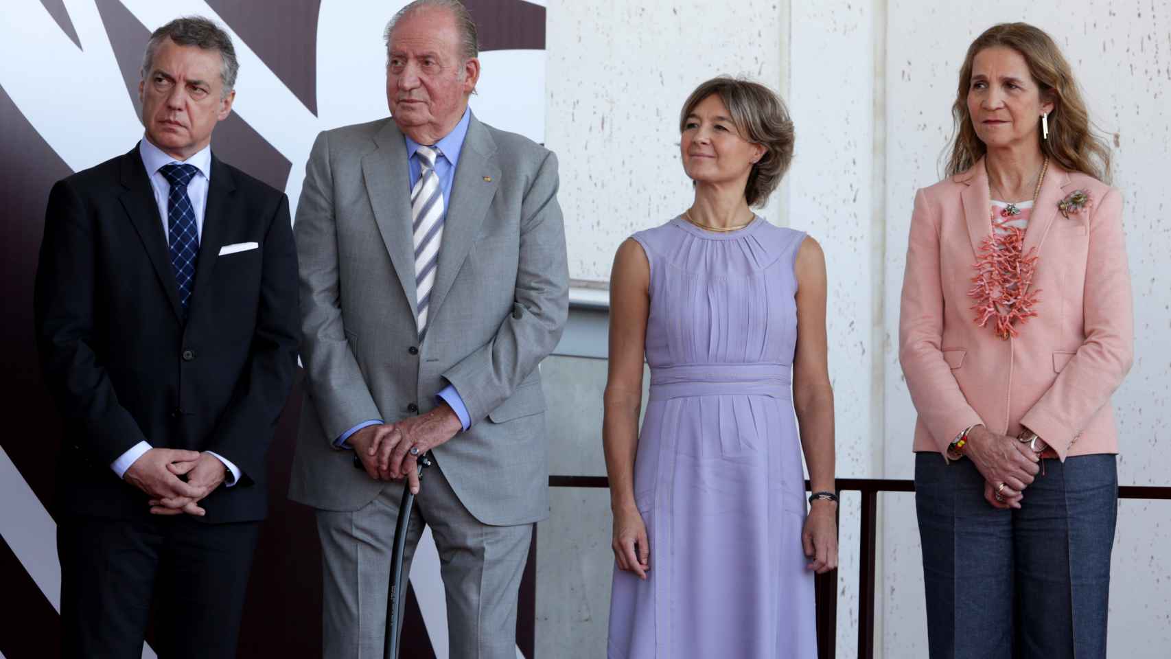 Isabel García Tejerina con el rey emérito y Elena de Borbón.