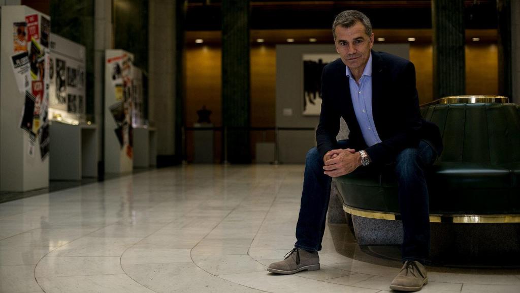 El diputado de Ciudadanos, Toni Cantó, posa en dependencias del Congreso.