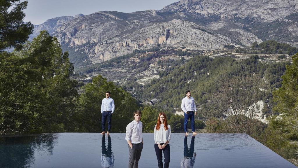 El equipo de arquitectos de Vivood en las instalaciones del hotel.