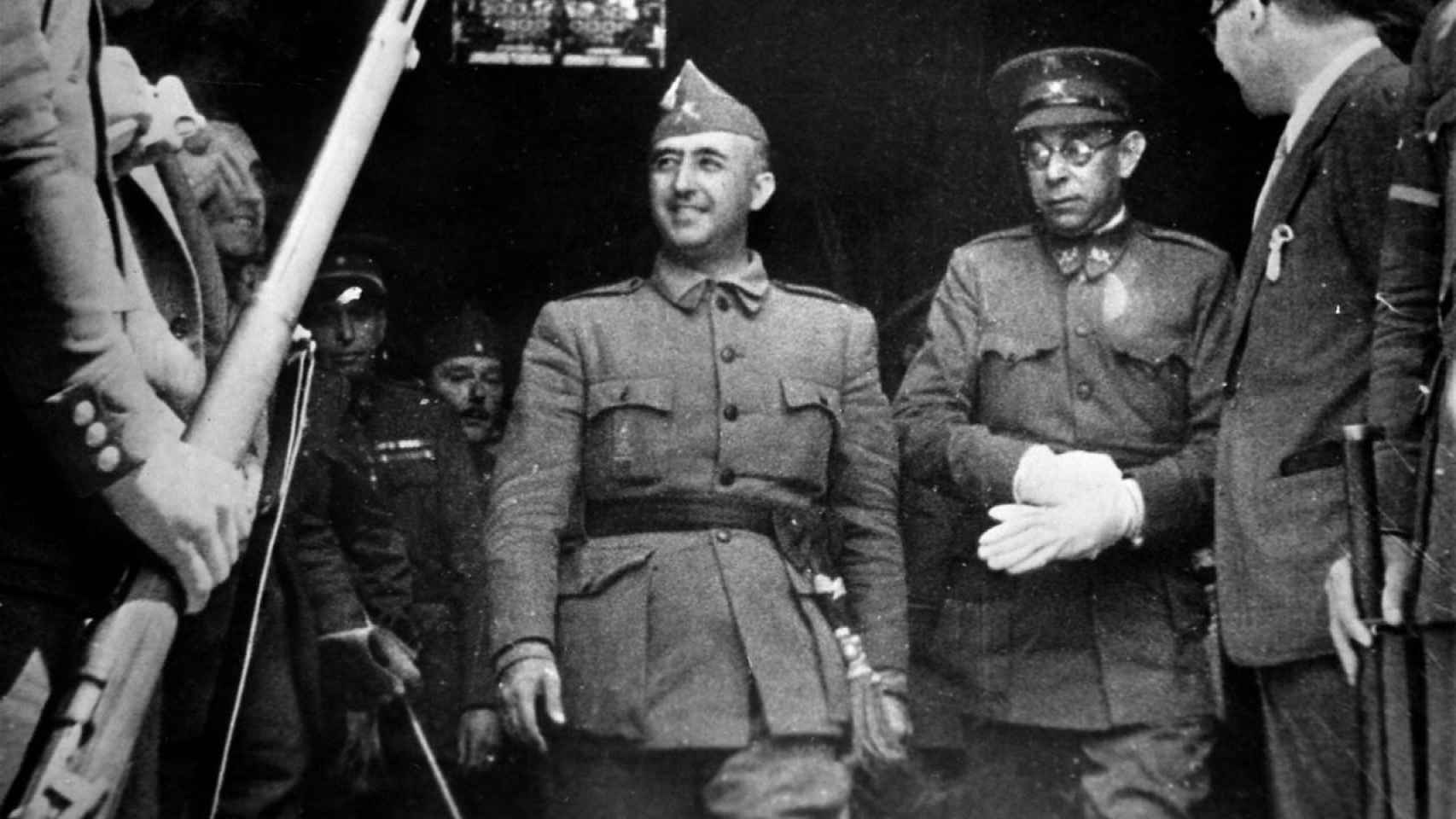 Franco, con el general Mola en el 18 de julio de 1936, día en que se alzaron en armas los nacionales.
