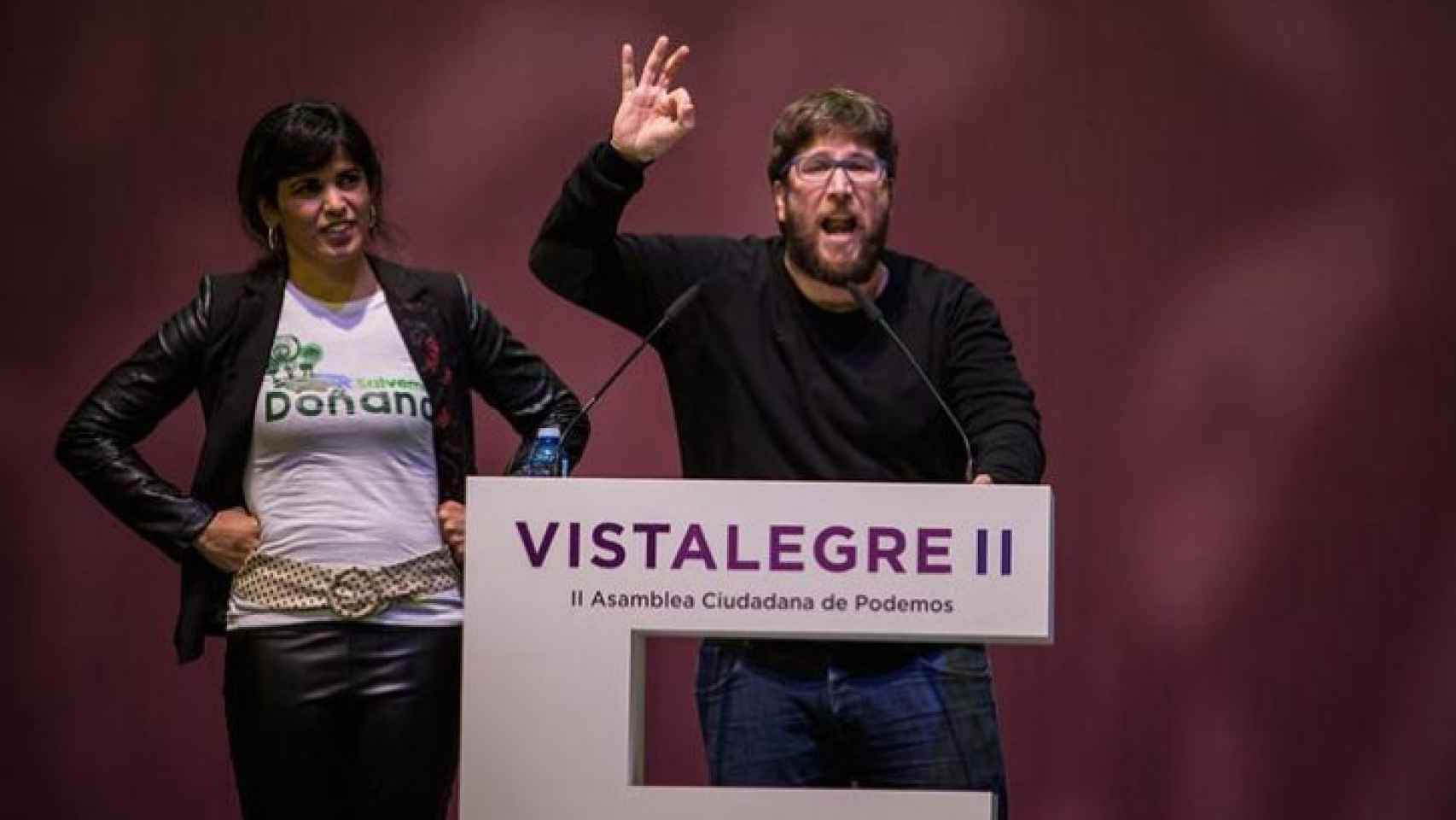 Miguel Urbán y Teresa Rodríguez, miembros de Anticapitalistas, durante el congreso de Podemos Vistalegre II.
