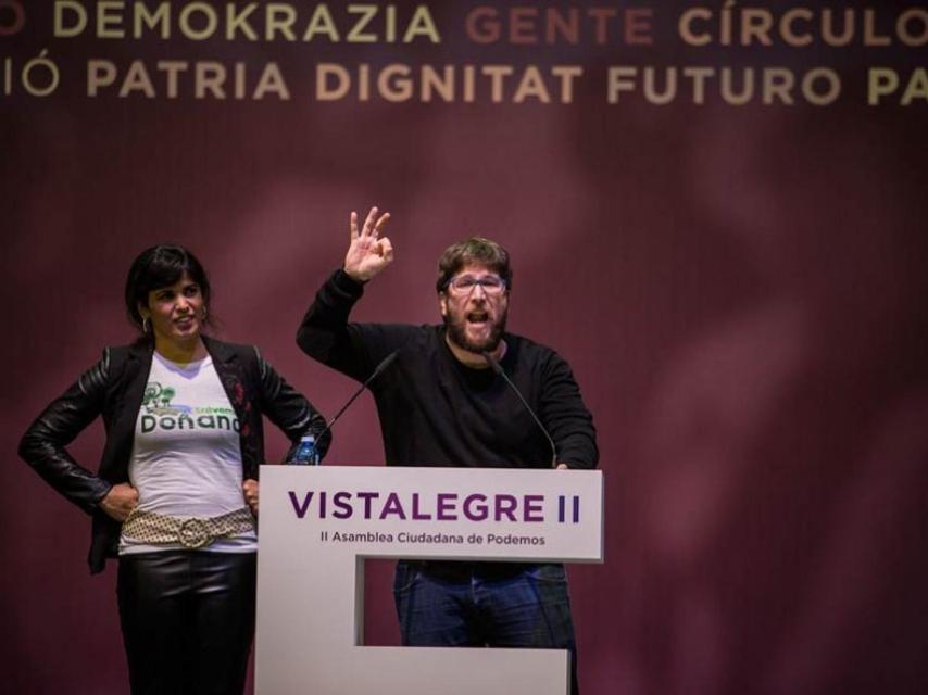 Miguel Urbán y Teresa Rodríguez durante el congreso de Podemos Vistalegre II