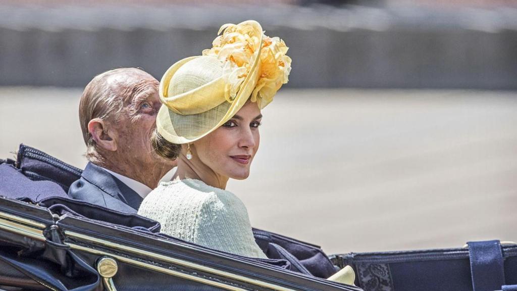 Letizia, en la carroza de camino al Buckingham Palace.