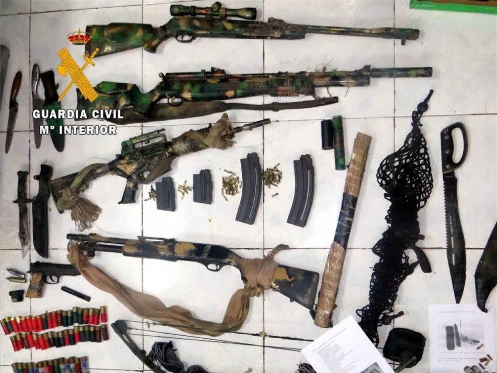 El arsenal del Rambo extremeño incautado por la policía en 2014.