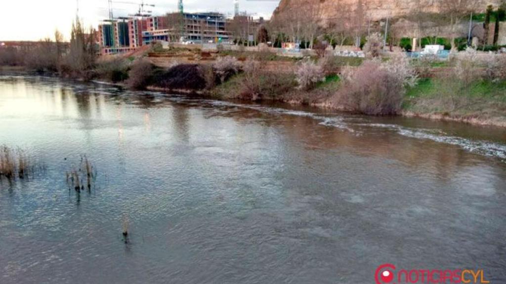 Foto-vertido-rio-tormes-salamanca