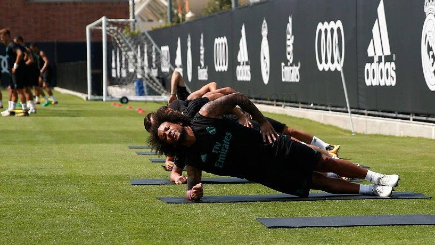 Marcelo junto al resto de sus compañeros en el entrenamiento.