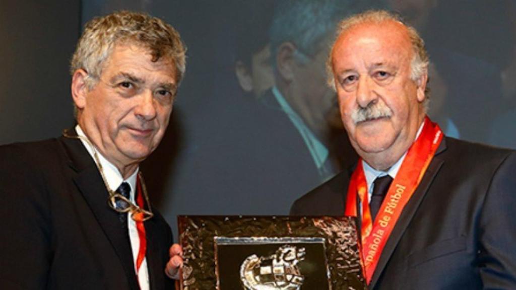 Villar durante un acto junto a Del Bosque. Foto: rfef.es