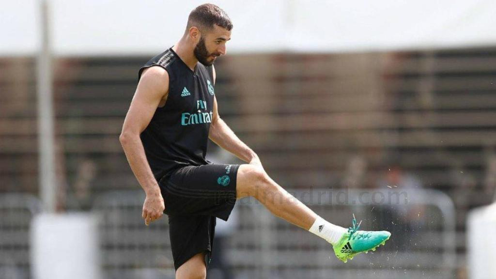 Benzema entrena con el Madrid