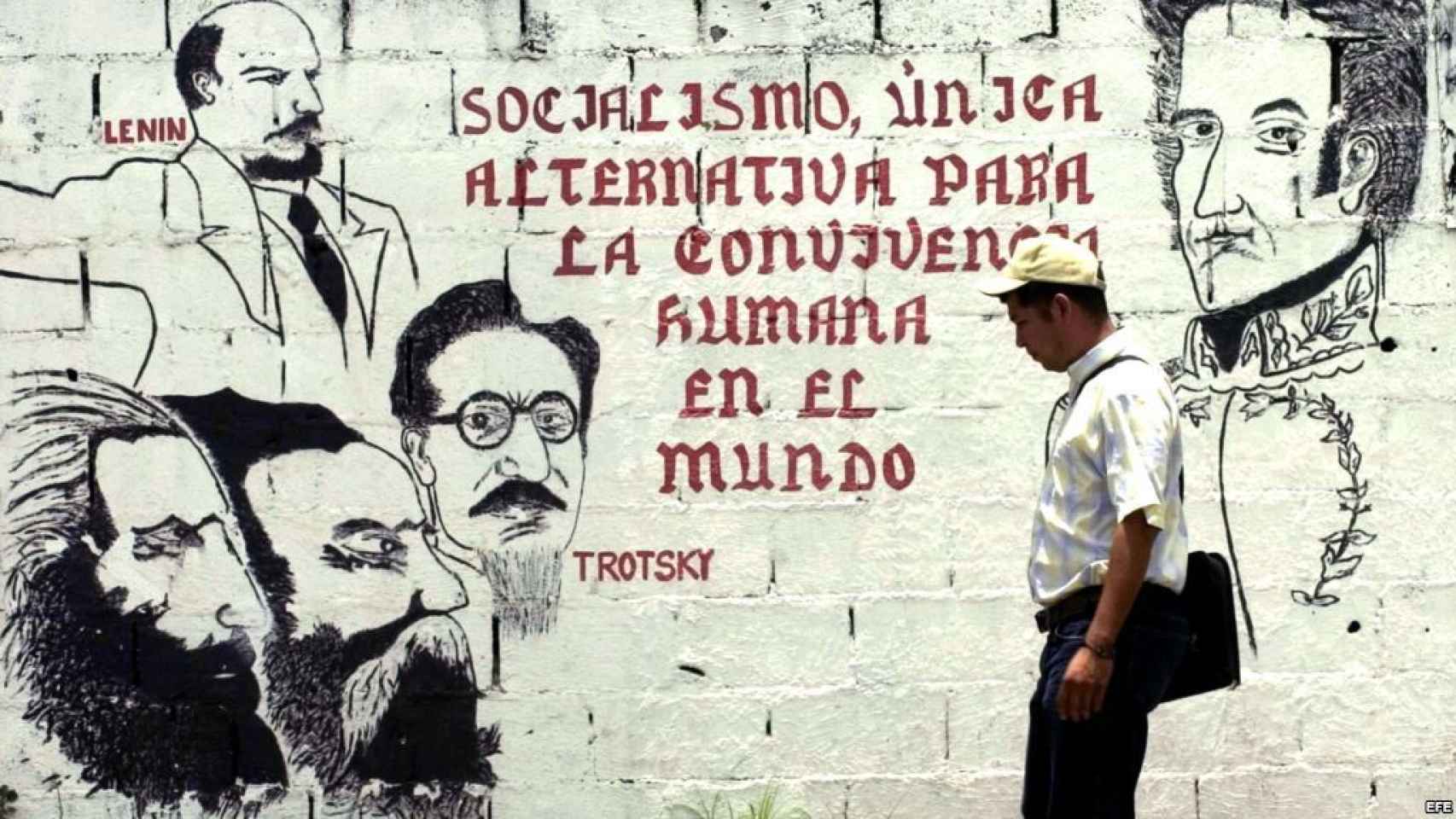 Un cartel en Cuba apelando al socialismo.