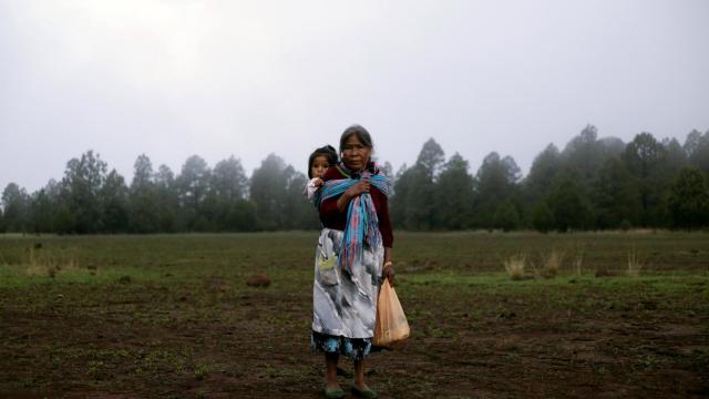 Un indígena Tarahumara en el estado de Chihuaha