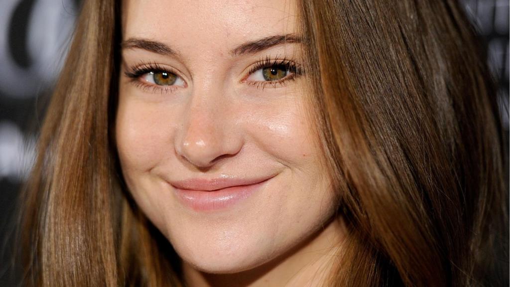 La actriz Shailene Woodley es una de las fieles adeptas de este maquillaje. | Foto: Getty Images.