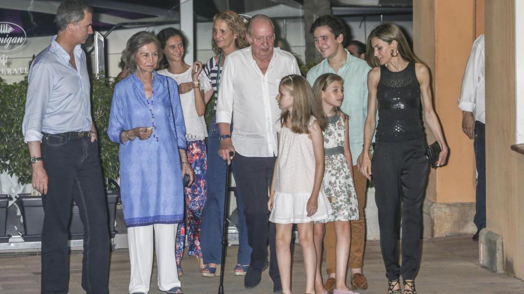 El 31 de julio de 2016, la Familia Real en Mallorca celebrando el cumpleaños Infanta Elena.