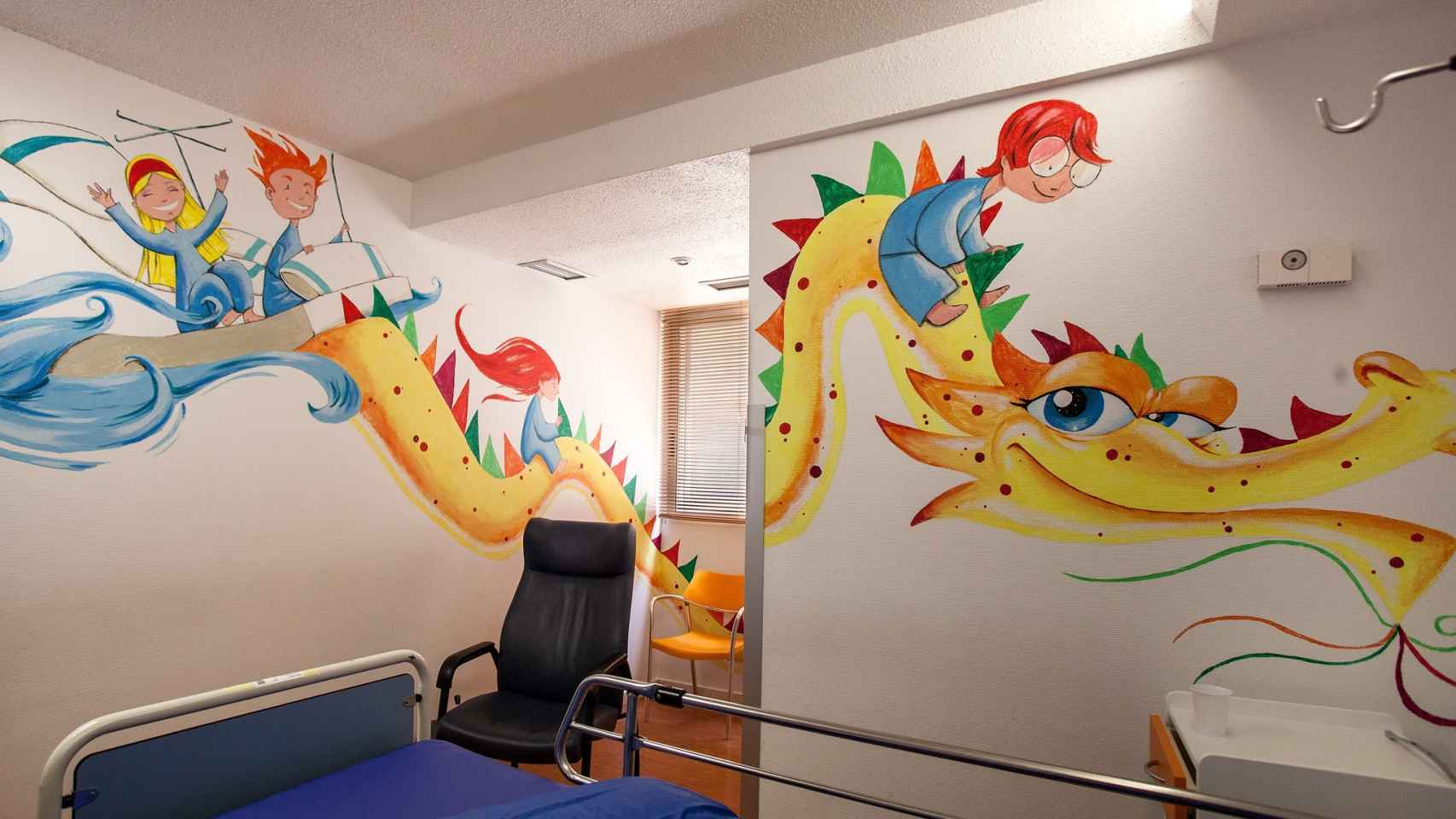 La habitación del dragón, pintada por el ilustrador David Guirao.