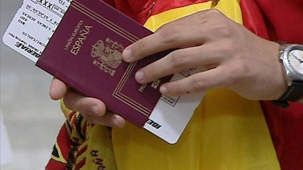 Un ciudadano con un pasaporte español